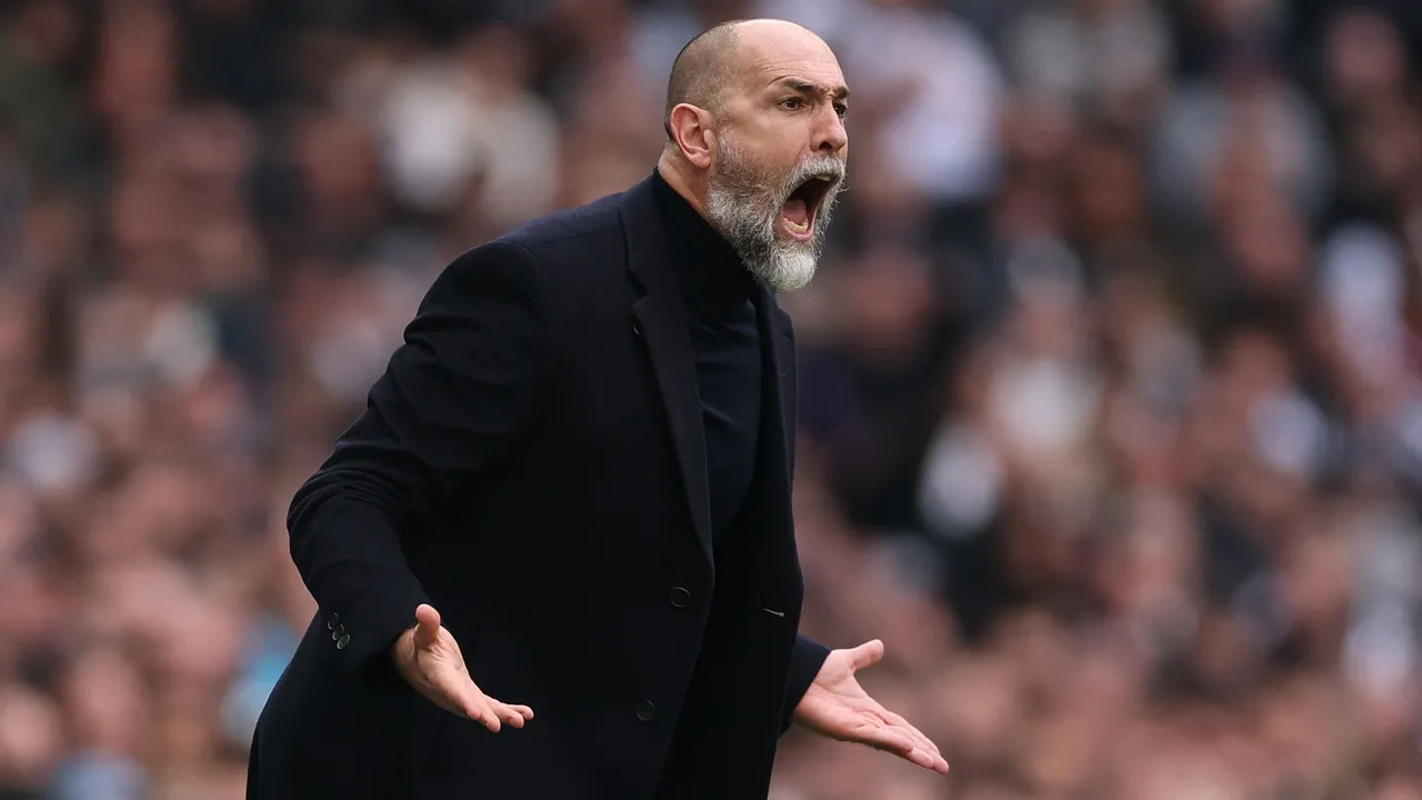 توتنهام يتفاوض مع مدرب سابق بالدوري الألماني وسط غموض يحيط بـ إيغور تودور